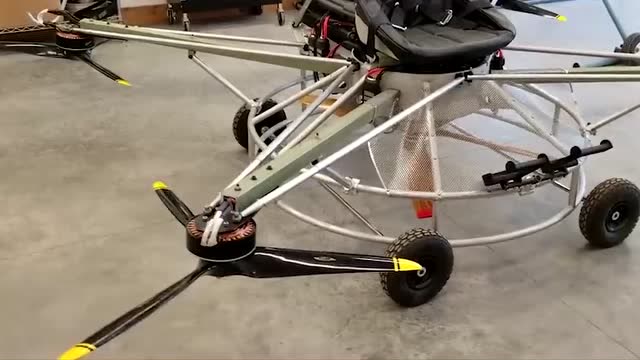 高手很低调!大神自制载人飞行器,据说时速可高达50公里