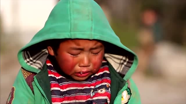 变形计:"四爷"三妹对决,瞬间被ko,有了棒棒糖,立刻满血复活