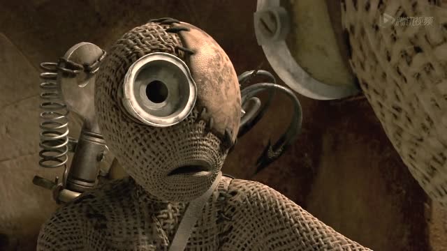 机器人九号向独眼机器人道歉,小七问九号,在想什么呢