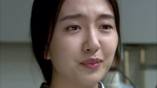 失明少女眼睛恢复,第一眼就认出来谁是她妈,感动哭了!