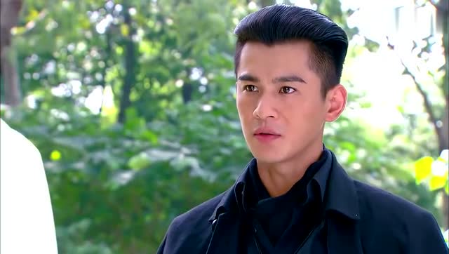 烽火佳人:新婚之夜杜若欢很是开心!然而黎绍峰却一脸厌烦!