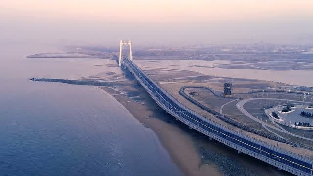 烟台跨海大桥:请把我拍美,谢谢!