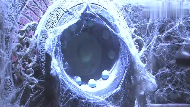 男子探索南越神秘古迹,竟发现了南越古国的九星轮,太不可思议