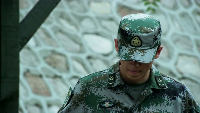 神犬奇兵滔滔跟熊雄作对就是不听他的话气的熊雄扭头就走