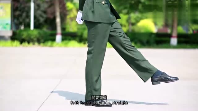 正步走的动作要领是什么