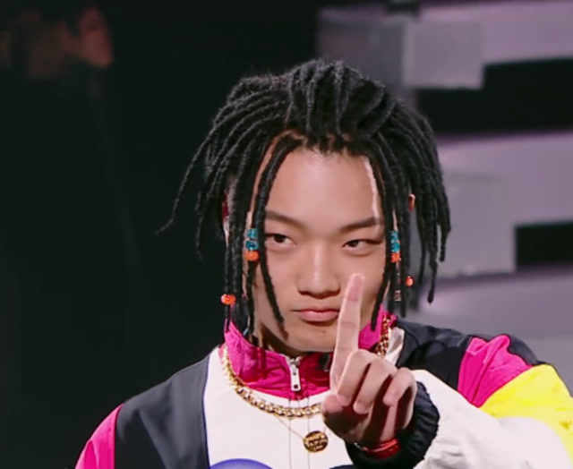 明日之子陆政廷拒绝介绍自己,李宇春:墙都不服,就服你!超酷!