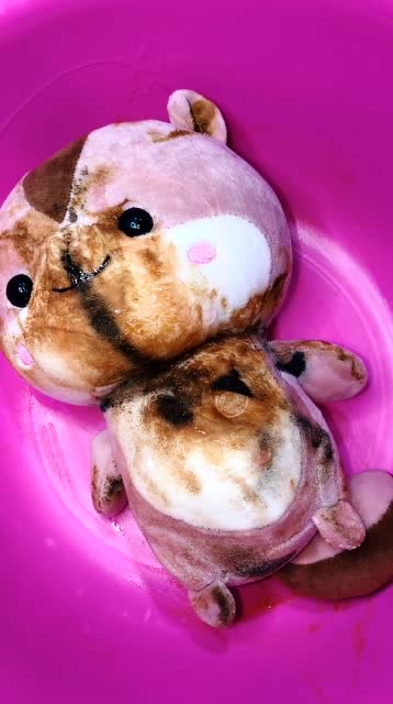 布娃娃再脏也能洗干净!