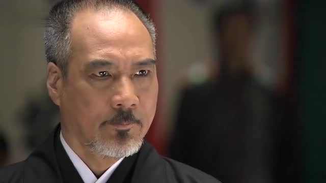 精武陈真:东洋人临阵换将,欺负中国人,方志雄只能拖伤腿出战