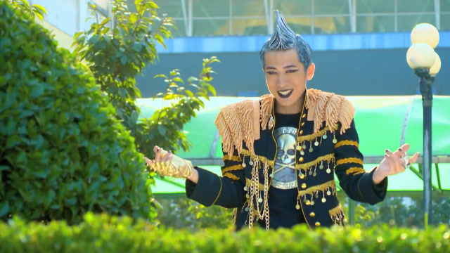 舞法天女:混徒造型杀马特,造型更是雷人,兜里可能有水泥吧