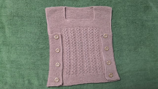 超萌超简单的一片式宝宝毛线坎肩