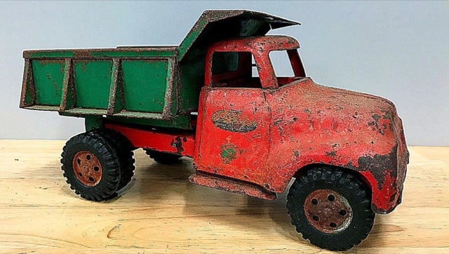 破旧的玩具车,牛人一声不吭给翻新了,男人的快乐就是这么简单!