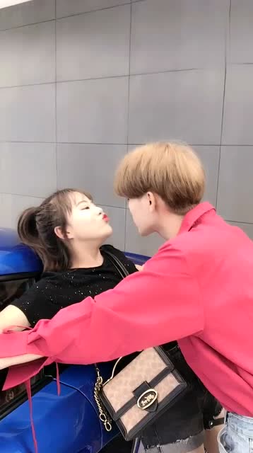 可乐娜娜秀恩爱,眼前这,单身的我差点哭了出来!