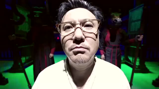 玲姐假扮阎王爷,不料徐大富一眼看出:你穿卡通的拖鞋就过分了!