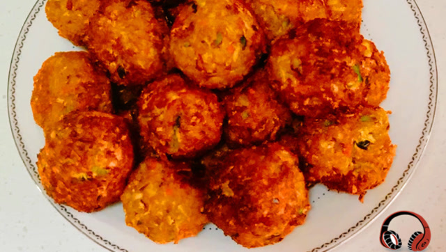 家常炸丸子,金黄酥软,可煮可烧做法简单,吃着竟然这么香?