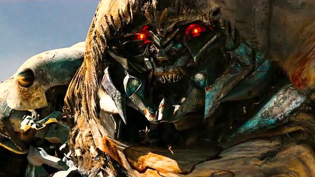 威震天每次出场都很霸气,尤其是头巾造型