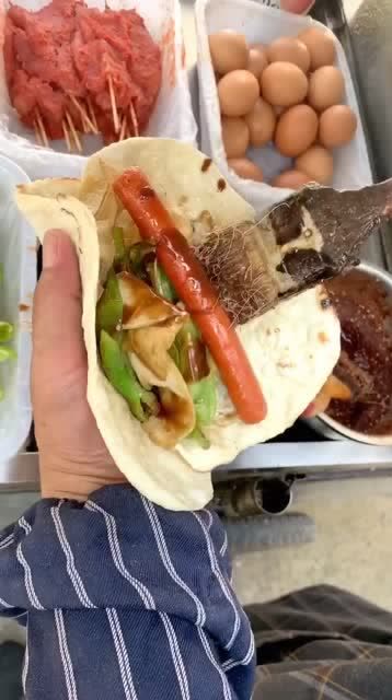 全宿迁最任性的卷饼老板,很多人从小吃到大,满满的全是料!