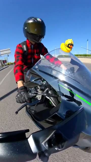 机车村长的川崎h2,看到这一幕,有钱就是好啊