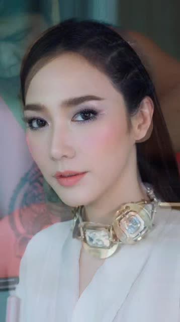 aump,刚满20岁时,这双眼睛看着就不好惹了!