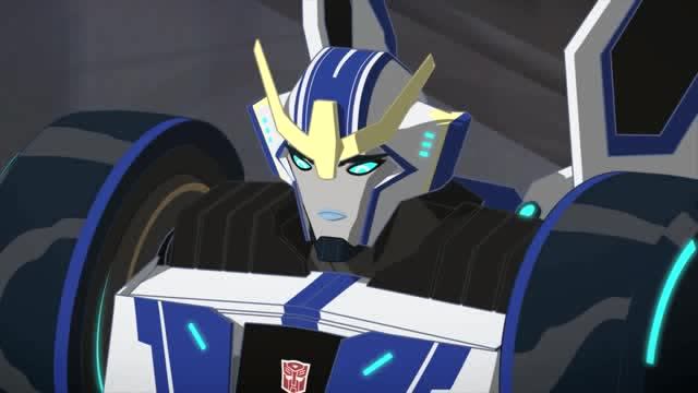 变形金刚:夜魅自己闯祸让铁腕去摆平,她可是个死板的汽车人