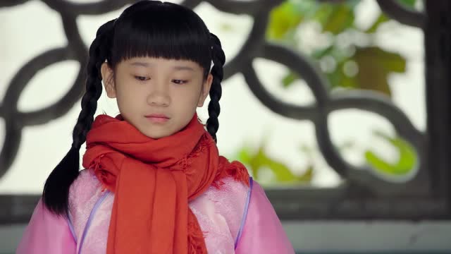 忍冬艳蔷薇:韩冲在院子里扫地,忍冬发现韩冲很熟悉