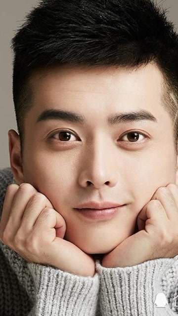 穿古装的韩承羽,行王子的礼仪,太帅了!