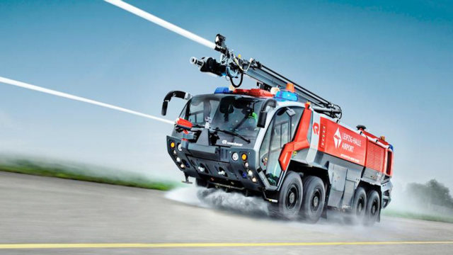 全球最贵消防车,1000万一台专为机场服务,它出动意味着大灾难!