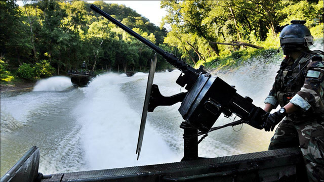 自制现代特战大片,火力至上的美国海军swcc特种舟艇队