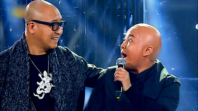 贾玲版周晓鸥,模仿到一半本尊突然出现!接下来她的反应简直笑到飙泪