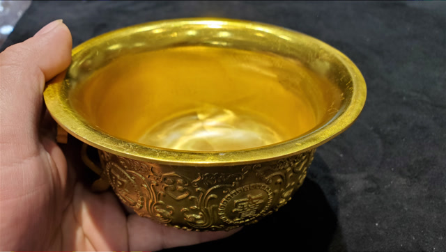 女子拿祖传黄金碗找小闫,说是沈万三的后人,价值不可估量