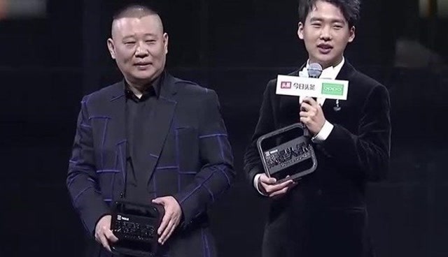 郭麒麟郭德纲同台,父子俩张口就是段子,网友:免费看了场相声