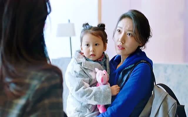 明哲说以后要管苏家所有的事,菲菲不满,竟然掐自己女儿!