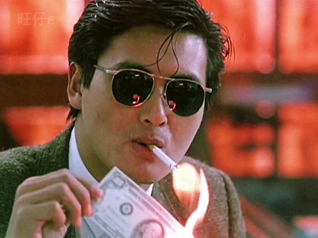 小马哥的经典动作美刀点烟