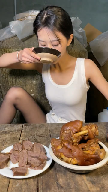 宰杀美女吃肉图片