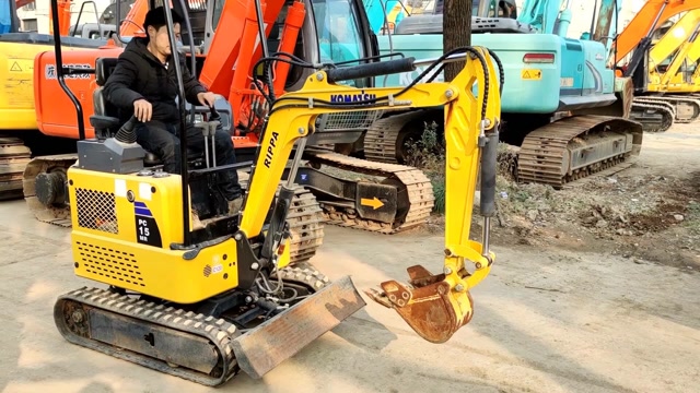 国产立派二手15型小钩机,小哥第一次试驾,也还可以