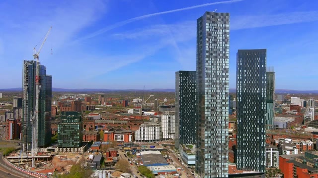 航拍英国曼彻斯特,世界上第一座工业化城市,风貌是什么水平?