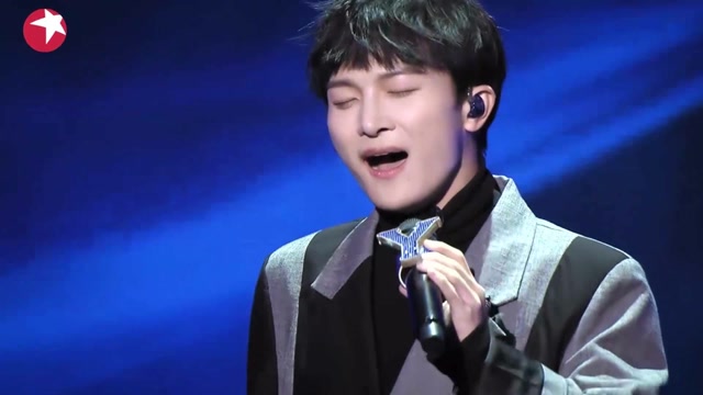 勤深深演唱《天下有情人》,深情合音感染观众