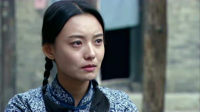 绝密任务:凤小脚饭桌上向苟金石索吻