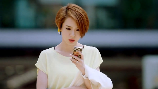 《爱情回来了》明亮高见的照片被各处展示