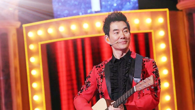 任贤齐与两位模仿者同台演唱《伤心太平洋》 难分真假!