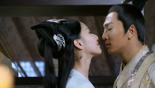 醉玲珑刘诗诗尴尬了撞破了太子和凤鸾飞私情