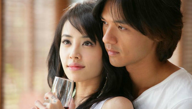 《日不落》蔡依林牵手冯德伦,俊男美女超养眼