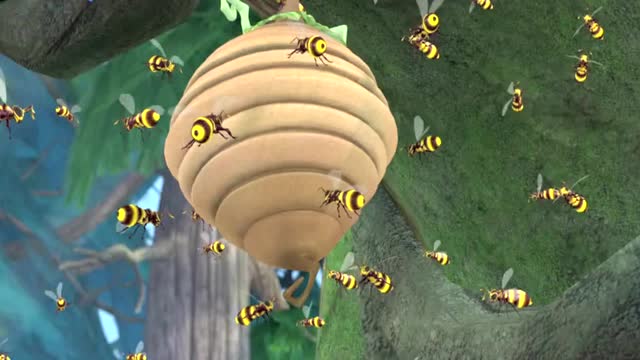 熊出没:熊大熊二伪装成蜜蜂拿蜂蜜吃