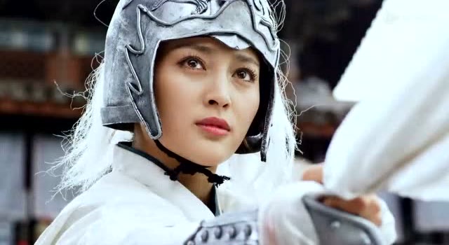 霓虹关女守将貌美如花武艺高强,生擒程咬金,不料却在战场上动心了