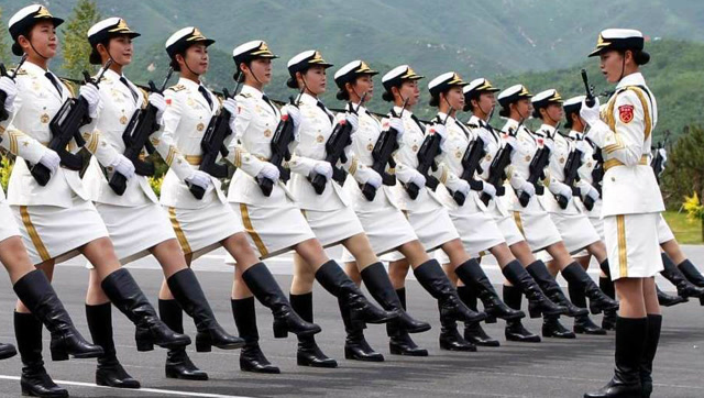 中国三军仪仗队女兵各个英姿飒爽,堪称军中绿花!