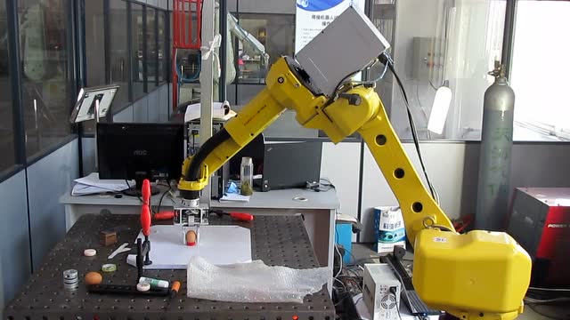 基于视觉力觉的机器人自主抓取鸡蛋