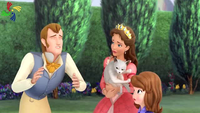 小公主:国王送给了王后一只猫,苏菲亚小公主也很喜欢这只猫