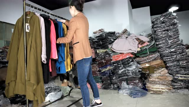 依惠购女装批发15元女装呢料大衣