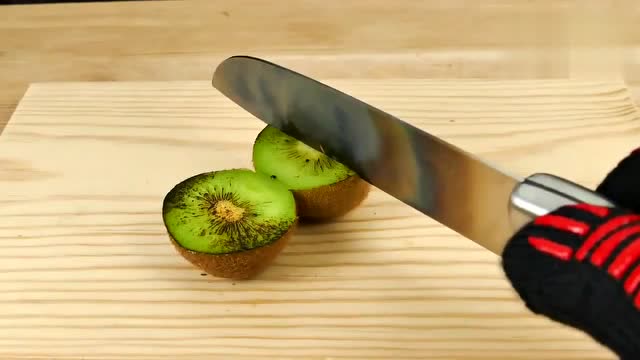 用1000度的铁刀切水果切蜡烛,会是怎样的后果?