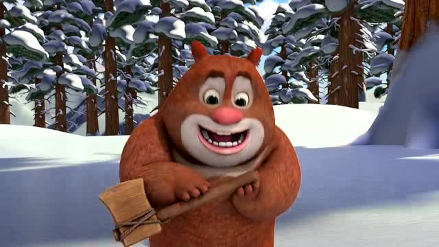 熊出没 熊二抢了小朋友的斧头跟小朋友在雪地里追着抢斧头