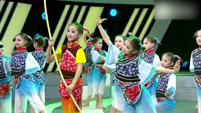 舞蹈教学 :儿童舞蹈《摇到外婆桥》